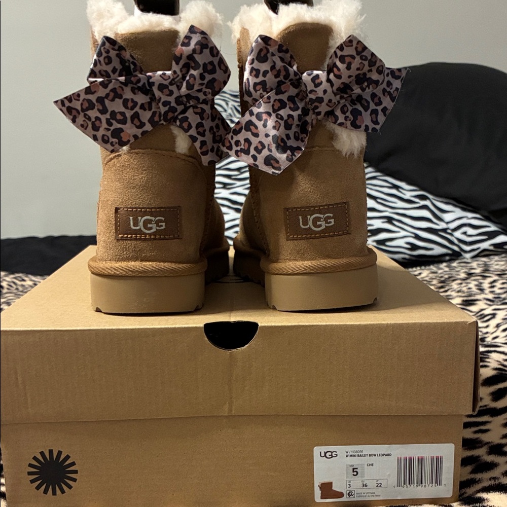 🎀 UGG w/ Mini Bailey Bow {leopard print}  🎀